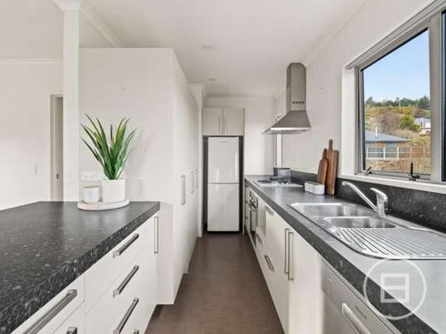 House for sale in Otakou