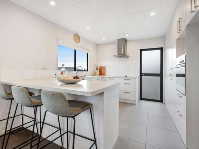 House for sale in Paremoremo, Oroua County