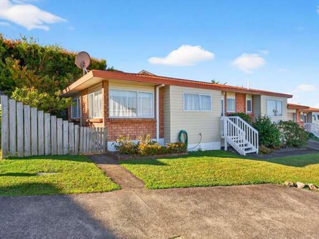 Townhouse for sale in Orewa