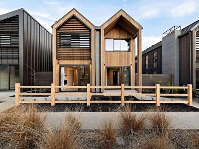 Townhouse for rent in Otakou