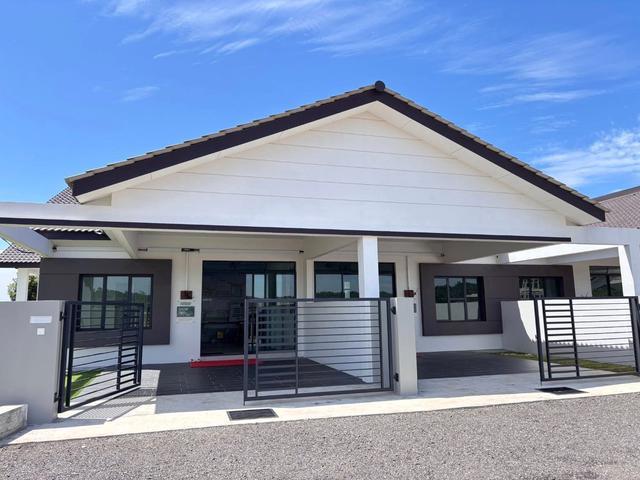 Terraced House for sale in Rembia, Malaka