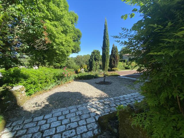 Maison vente à Angoulême, Mouthiers-sur-boëme
