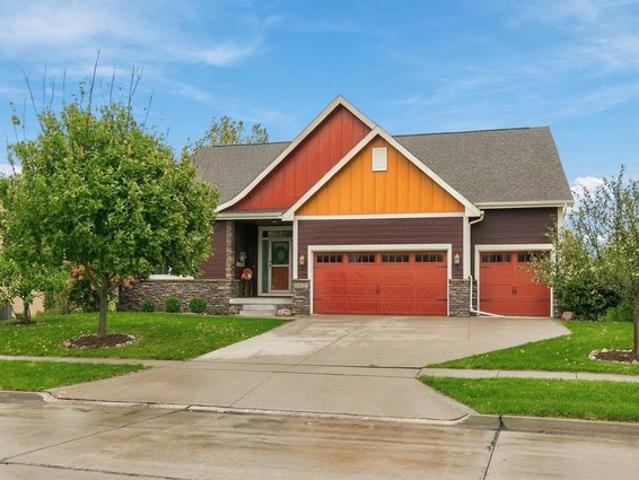 House for sale in Urbandale, Polk County