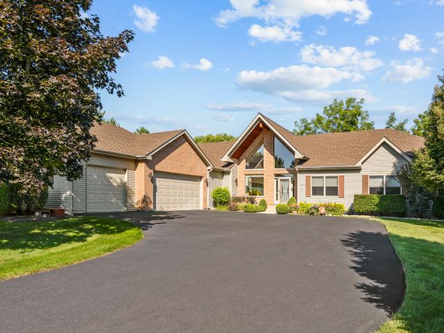 House for sale in Mchenry, Illinois