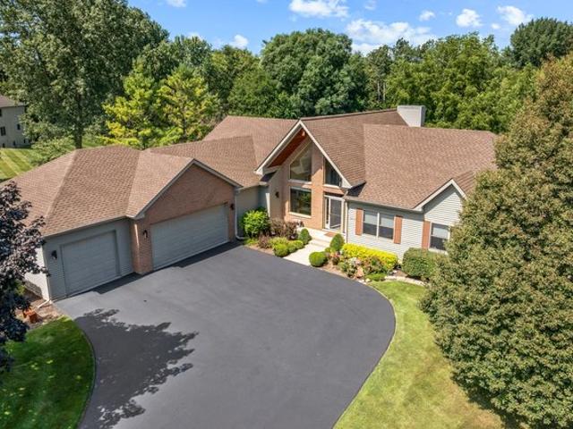House for sale in Mchenry, Illinois