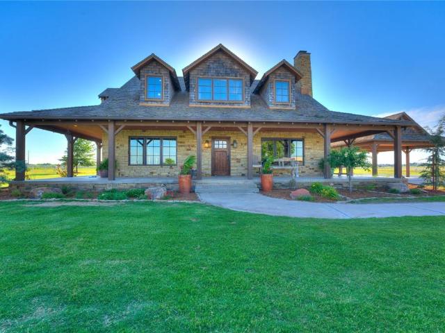 House for sale in Oklahoma City, Canadian County