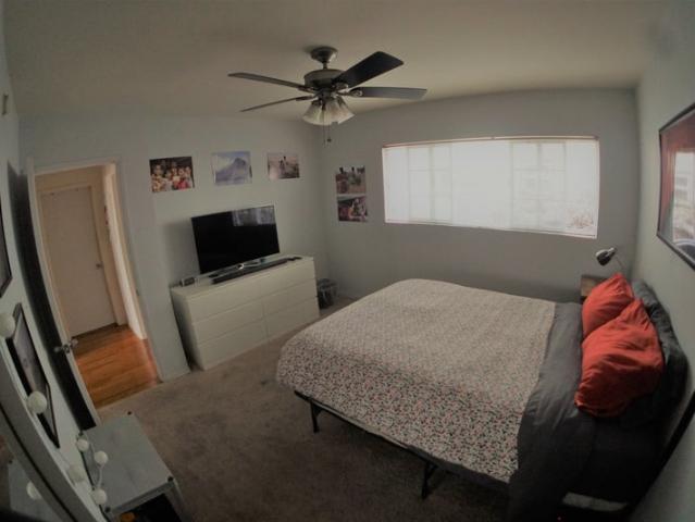 Room for rent in Canoga Park, California