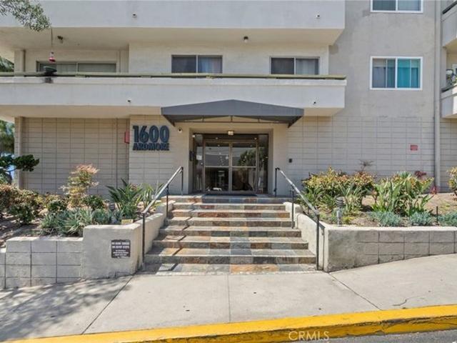 Condo for sale in Hermosa Beach, California