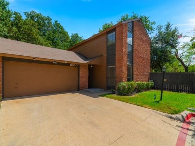 Townhouse for sale in Irving, Texas