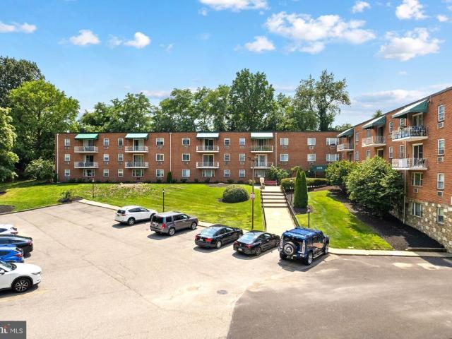 Condo for sale in Wyncote, Pennsylvania