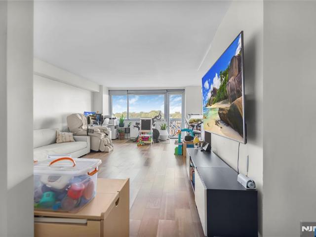 House for sale in Fort Lee, New Jersey