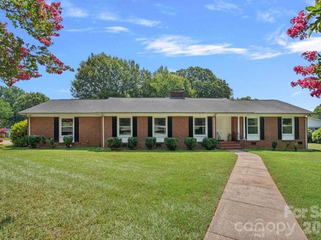 House for sale in Mecklenburg, North Carolina