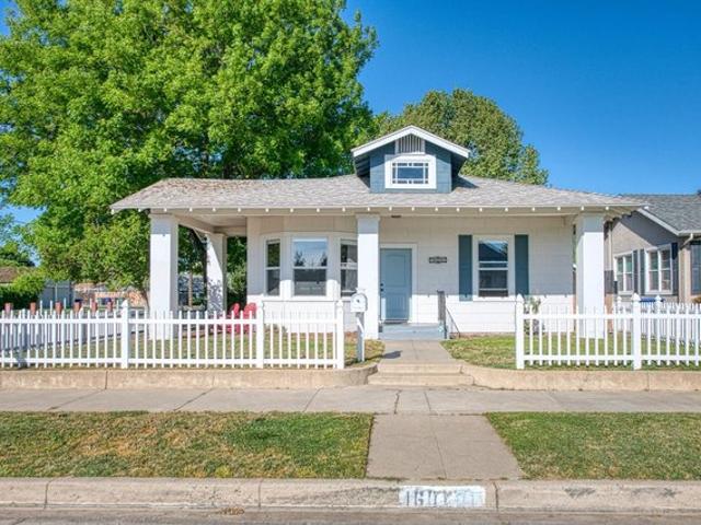 House for sale in Kingsburg, California