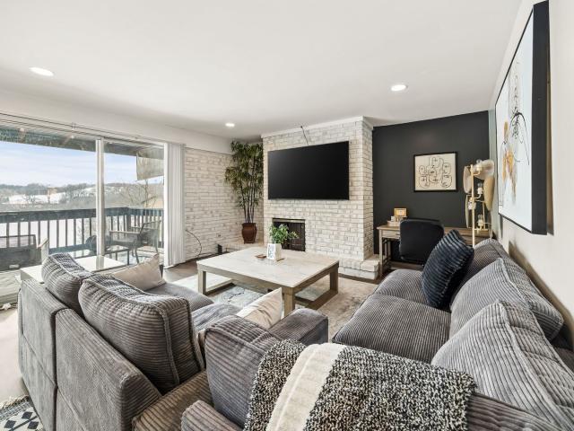 Condo for sale in Lisle, Illinois