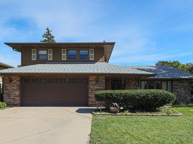 House for sale in Briarwood Terrace Apartments, Mount Prospect
