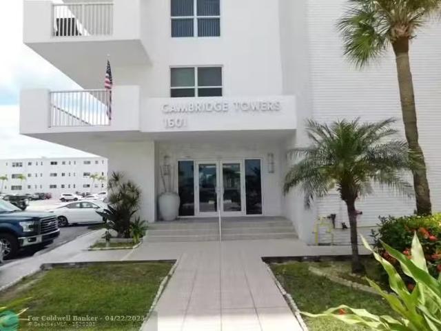 Condo for sale in Hollywood