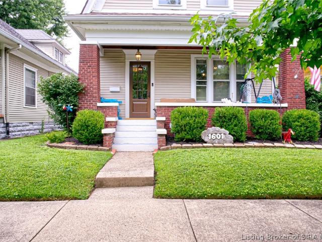 House for sale in Shelby Place Historic District, New Albany