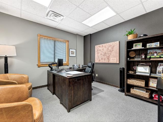 Commercial for rent in Ark