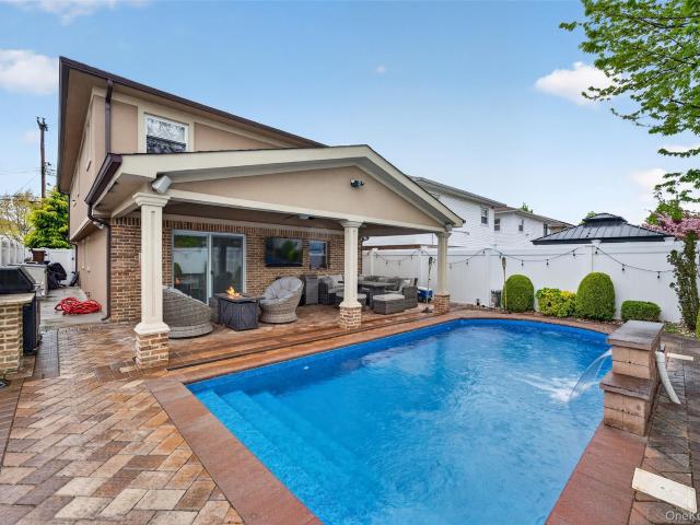 House for sale in Queens, Arverne