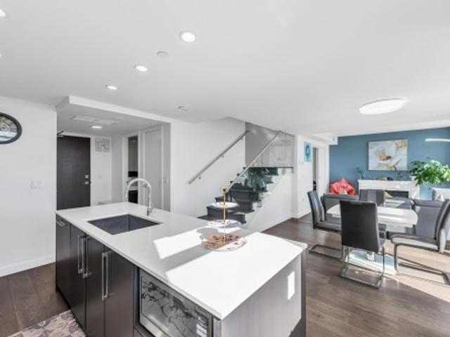 Property for sale in Lansdowne Village, Richmond