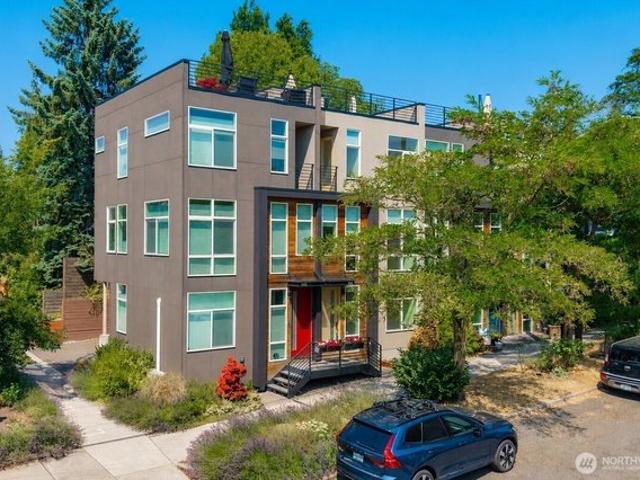 Townhouse for sale in Seattle, Washington