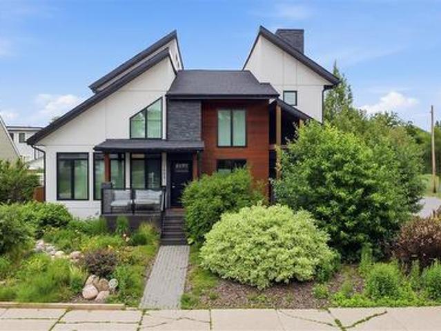 House for sale in Saskatoon, Saskatchewan