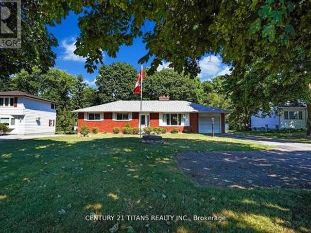 Commercial for rent in Durham, Ontario