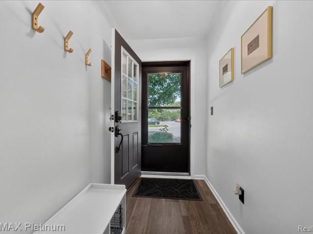 Condo for sale in Pineview Village, Howell