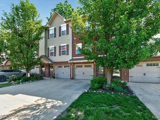 Townhouse for sale in Howell, Michigan