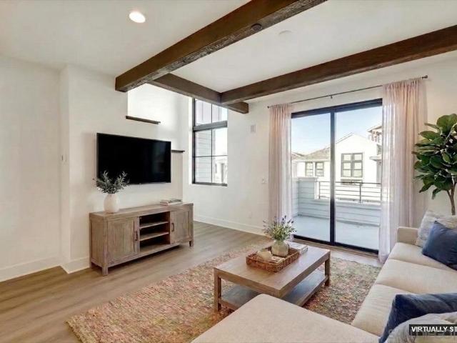 Townhouse for sale in Cardiff, California