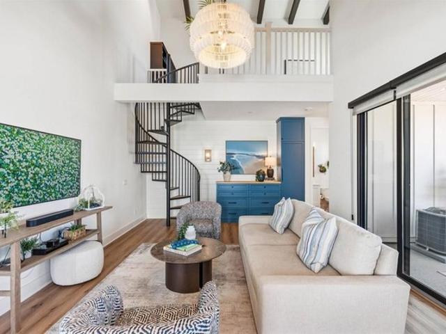 Townhouse for sale in Cardiff, California