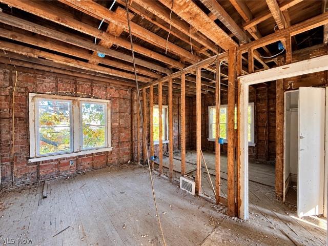 Commercial for sale in South Collinwood, Cleveland
