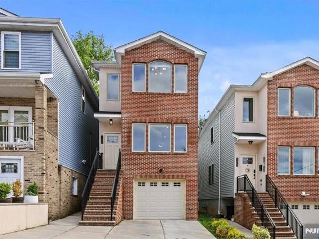 House for sale in Hudson, New Jersey