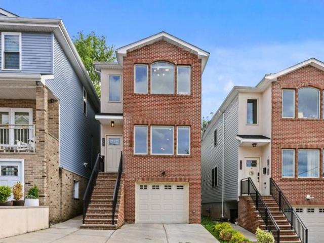 House for sale in Hudson, New Jersey