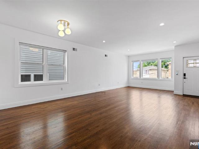 House for sale in Hudson, New Jersey