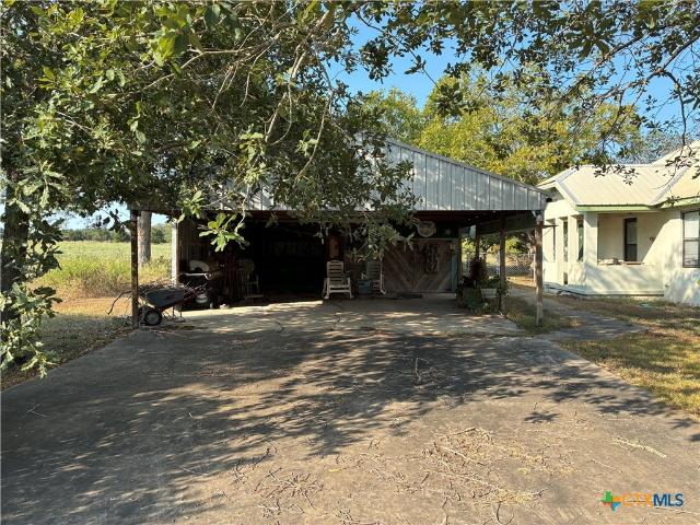 House for sale in Shiner, Texas