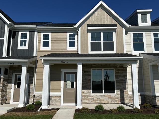 Townhouse for sale in Dyer, Indiana