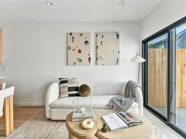 Condo for sale in Canoga Park, California