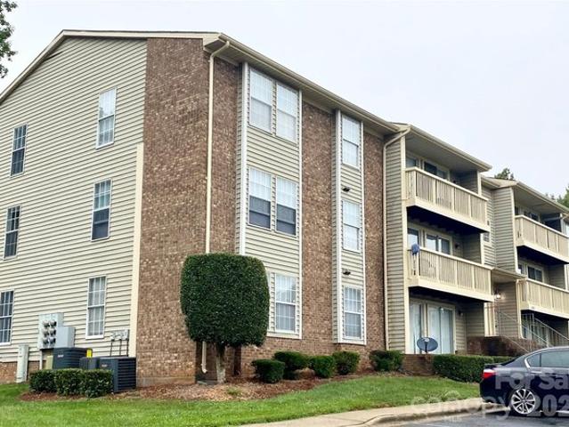 Condo for sale in Charlotte, Mecklenburg County