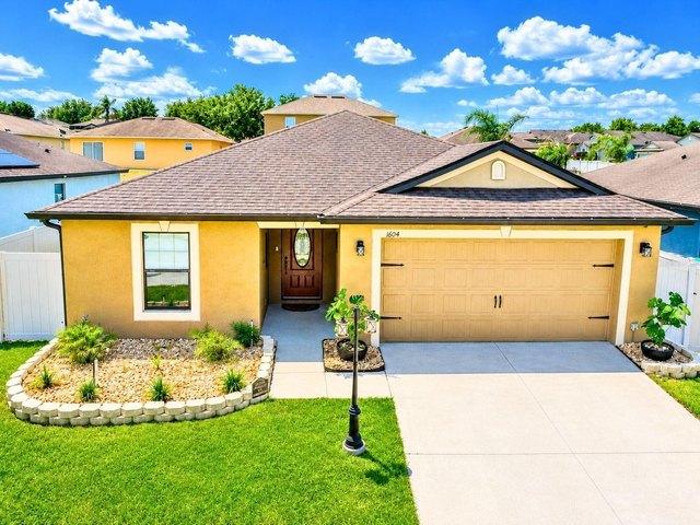 House for sale in Dundee, Florida