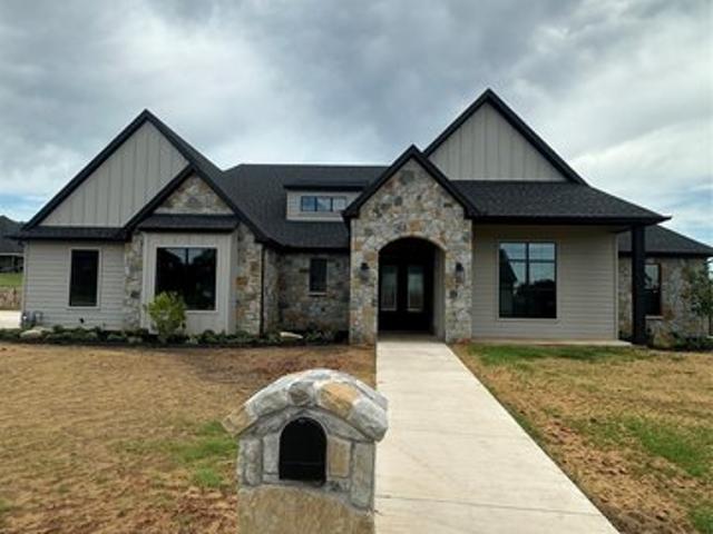 House for sale in Bowie, Texas