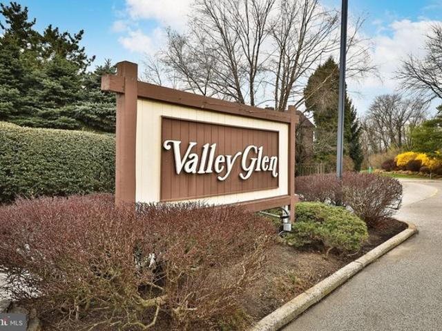 Condo for sale in Wyncote, Pennsylvania