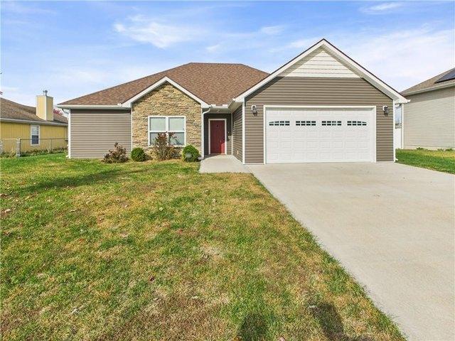House for sale in Knob Noster, Missouri