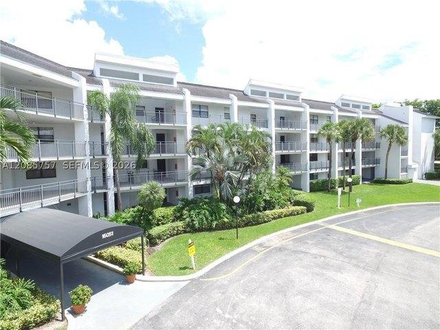 Condo for sale in Weston, Florida