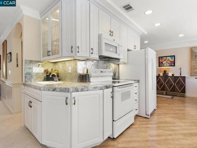 Condo for sale in Walnut Creek, California