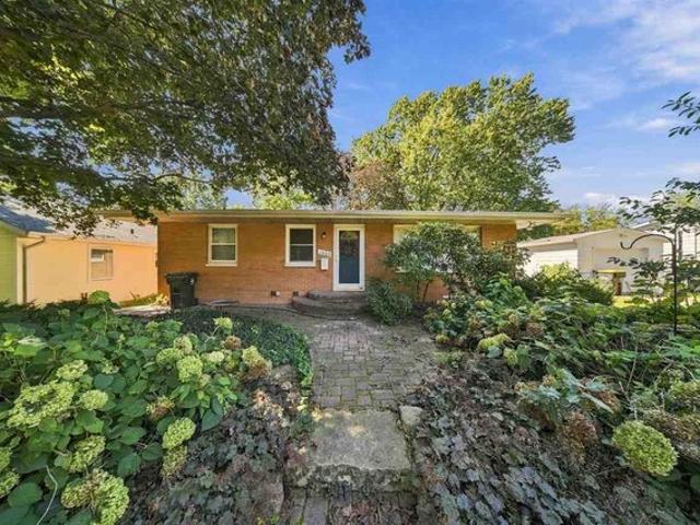 House for sale in Iowa City, Johnson County
