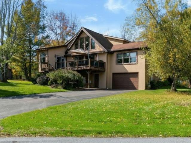 House for sale in Lake Ariel, Lake Township