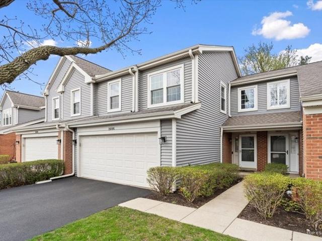 Condo for sale in Arlington Heights, Illinois