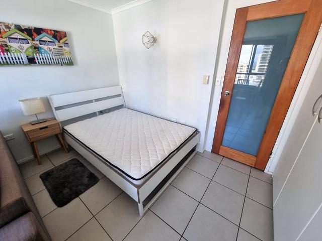 Granny Flat for rent in Surfers Paradise, Gold Coast City