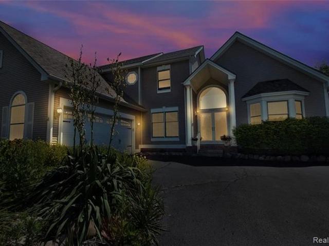 House for sale in Fenton, Michigan